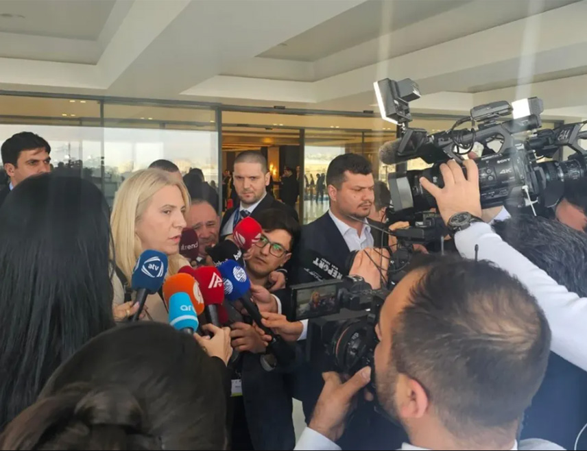 БАКУ, 13. МАРТА /СРНА/ - Српски члан и предсједавајућа Предсједништва БиХ Жељка Цвијановић, која борави у Азербејџану, истакла је да је ово била прилика да упозна тамошњу јавност са највећом уставном кризом у БиХ коју је изазвао Кристијан Шмит.