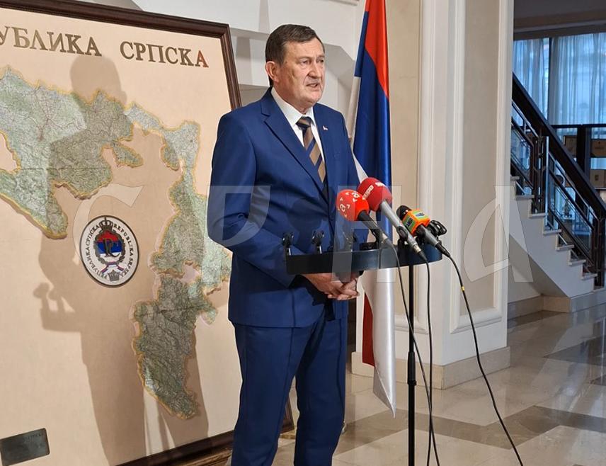 БАЊАЛУКА, 13. МАРТА /СРНА/ - Министар привреде и предузетништва Републике Српске Војин Митровић рекао је да су новим Законом о подстицајима Влада и ресорно министарство покушали подстицаје што више приближити привредницима, те обухватити већи број привредних субјеката.