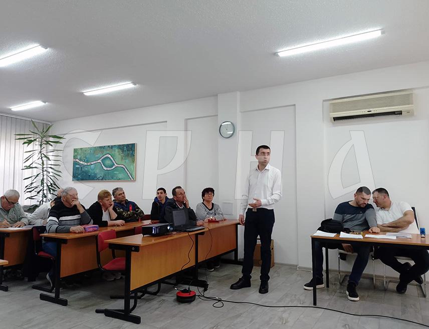 НОВИ ГРАД, 13. МАРТА /СРНА/ - Пољопривредна задруга "Агро вип" са сједиштем у Челинцу почела је данас са потписивањем уговора за кооперантску производњу краставаца корнишона, према ком су од ове године повећане откупне цијене.