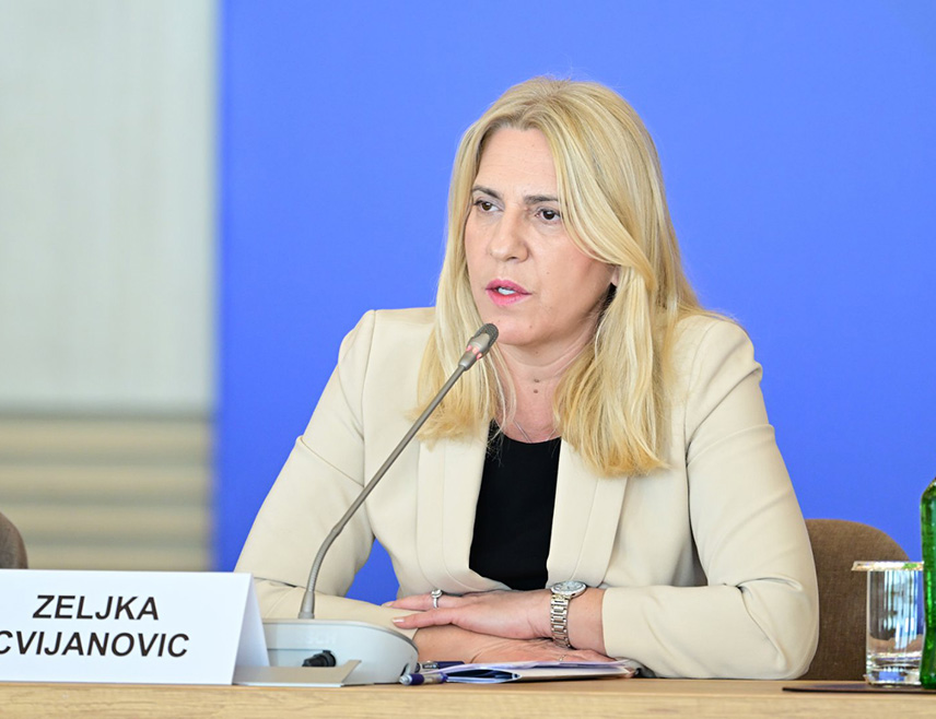 БАКУ, 13. МАРТА /СРНА/ - Српски члан и предсједавајућа Предсједништва БиХ Жељка Цвијановић истакла је да БиХ мора да се удаљи од политички мотивисаних потеза и окрене изградњи истински демократског система у којем ће изабрани лидери имати моћ да доносе одлуке.