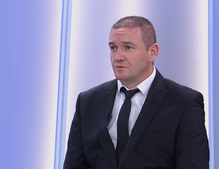 ДРВАР, 13. МАРТА /СРНА/ – Одлука ЦИК-а БиХ да одузме мандат вијећника предсједавајућем Општинског вијећа Босански Петровац Немањи Давидовићу политички је мотивисана с циљем слабљења српског политичког фактора у овој општини, гдје је СНСД на протеклим изборима остварио значајан резултат, рекао је српски делегат у Дому народа федералног Парламента Горан Броћета.