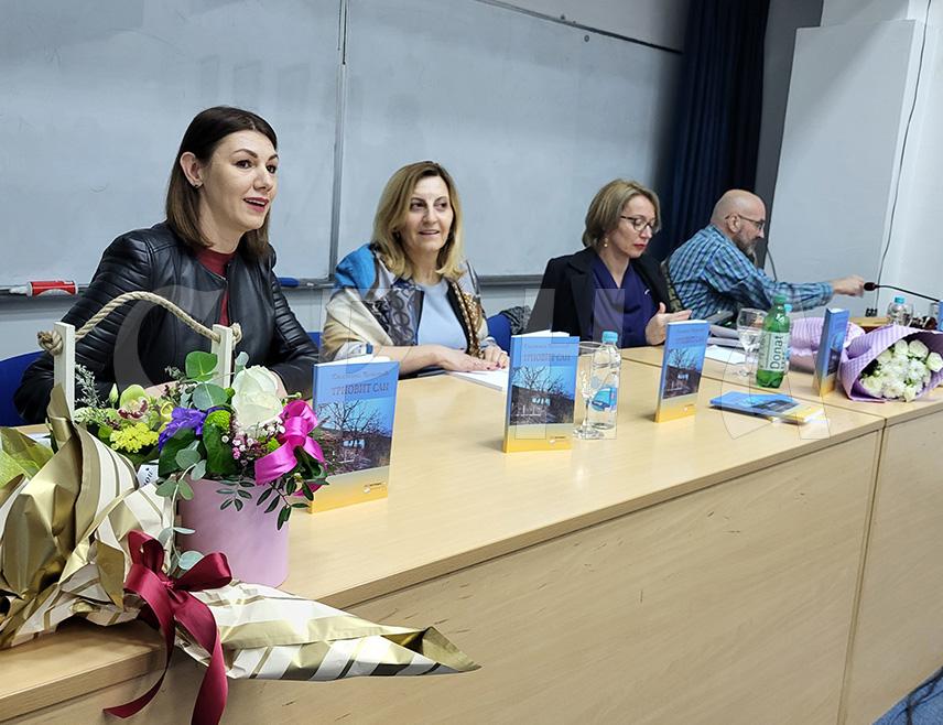 ПАЛЕ, 13. МАРТА /СРНА/ - На Филозофском факултету Пале вечерас је промовисана збирка поезије Сњежане Ђоковић под називом "Трновит сан", подијељена у три циклуса, а говори о љубави, вјери, домовини и пјесништву.