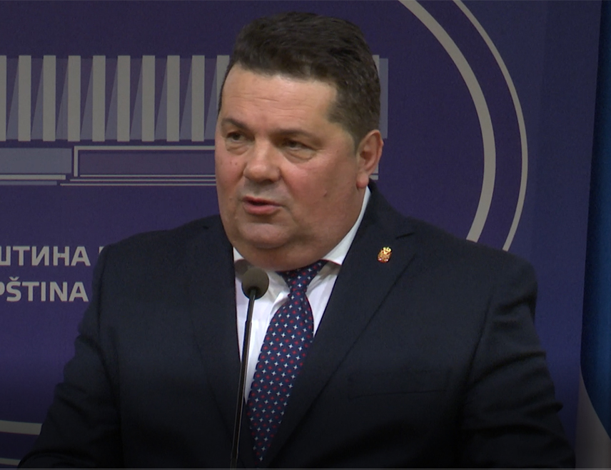 БАЊАЛУКА, 13. МАРТА /СРНА/ - Предсједник Народне скупштине Републике Српске Ненад Стевандић рекао је да је очито да постоје људи у опозицији у Српској који су добили исти задатак као опозиција у Србији да покушавају стварати нереде.