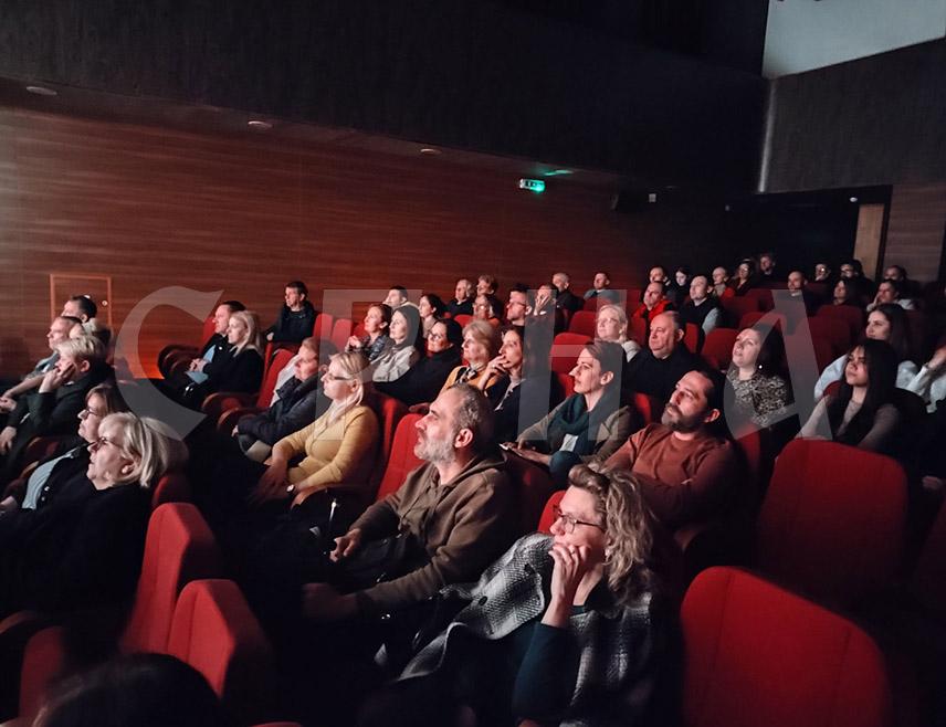 БРАТУНАЦ, 14. МАРТА /СРНА/ - Приказивањем руског филма "Раздор у БиХ- поглед из Републике Српске", у Братунцу је вечерас почело обиљежавање 29 година од егзодуса Срба из сарајевских српских општина које су након потписивања Дејтонског мировног споразума припале Федерацији БиХ.