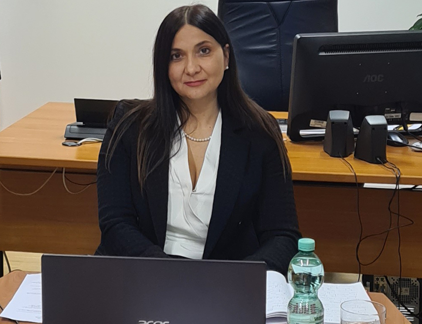 ШТУТГАРТ, 15. МАРТА /СРНА/ — Генерални конзул БиХ у Штутгарту Вера Сајић покренула је међу Србима у овом граду хуманитарну акцију за помоћ и подршку у раду и опремању Дневног центра "9. јануар" из Косовске Митровице.