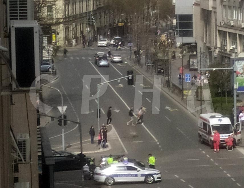 БЕОГРАД, 15. МАРТА /СРНА/ - Неколико часова пред велико окупљање студената у блокади и њихових присталица у Београду, главни град Србије је практично стао, јавио је дописник Срне.