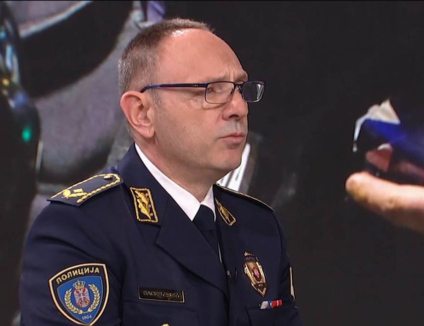 БЕОГРАД, 16. МАРТА /СРНА/ - Већи дио протеста у Београду протекао је мирно, а већина инцидената догодила се међу самим учесницима, рекао је в.д. директора полиције Драган Васиљевић.