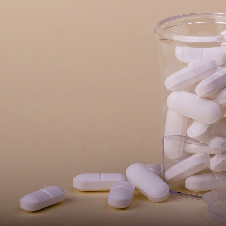 БАГДАД, 16. МАРТА /СРНА-Ројтерс/ - Ирачке снаге безбједности заплијениле су, према процјенама, 1,1 тону таблета каптагона скривених у камиону који је у Ирак ушао из Сирије преко Турске, саопштило је Министарство унутрашњих послова.