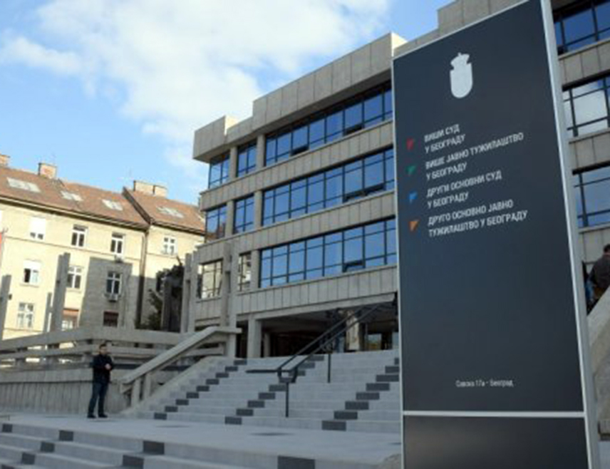 БЕОГРАД, 16. МАРТА /СРНА/ - Више јавно тужилаштво у Београду саопштило је да је приведено укупно 19 лица због кршења Закона о јавном реду и миру, док је по налогу основних јавних тужилаштава одређено задржавање до 48 часова за два лица због инцидената који су забиљежени прије, током и након протеста "15. за 15" у Београду.