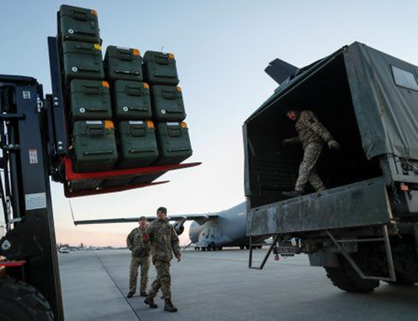 ЛОНДОН, 16. МАРТА /СРНА - РИА Новости/ - Европске земље планирају да распореде мировни контингент од преко 10.000 војника у Украјини, објавио је лист "Тајмс", позивајући се на војни извор из Велике Британије.