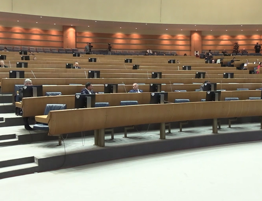 САРАЈЕВО, 17. МАРТА /СРНА/ - Представнички дом Парламентарне скупштине БиХ одржаће сутра хитну сједницу на чијем је дневном реду именовање Горана Селака за министра безбједности у Савјету министара.