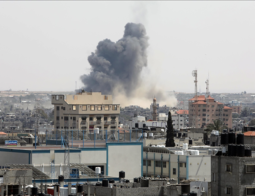 ГАЗА, 18. МАРТА /СРНА/ - Најмање 308 Палестинаца погинуло је у израелским ваздушним нападима на Појас Газе током ноћи, саопштено је из палестинског Министарства здравља.