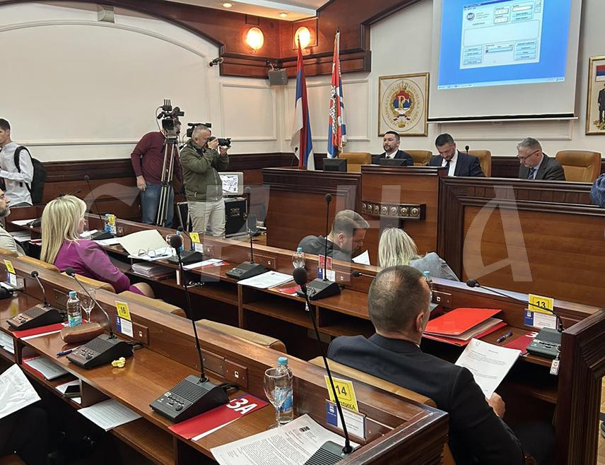 БАЊАЛУКА, 20. МАРТА /СРНА/ - У Бањалуци је почела сједница градске Скупштине на којој ће бити разматрано 45 тачака дневног реда, међу којима је Нацрт буџета града за ову годину од 252 милиона КМ, увећан за 19,3 одсто у односу на лани.