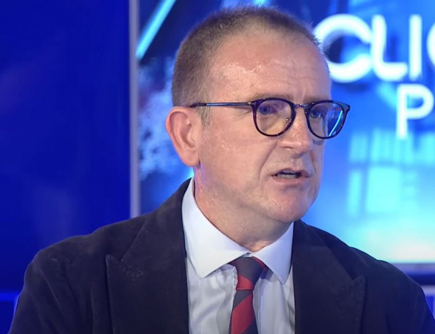 СКОПЉЕ, 20. МАРТА /СРНА/ - Министар здравља Сјеверне Македоније Арбен Tаравари изјавио је данас да се повријеђени у катастрофалном пожару у Кочанима, који се лијече у земљи и иностранству у стабилном стању и најавио да ће од сутра почети планирано отпуштање из болница.