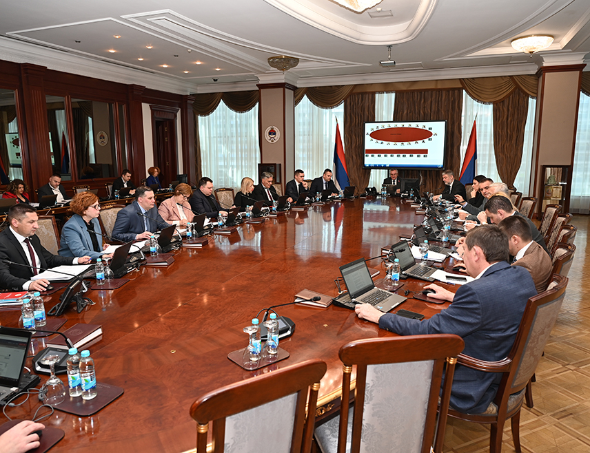 БАЊАЛУКА, 20. МАРТА /СРНА/ - Процјењује се да ће укупна производња најважнијих ратарских и повртарских биљних врста у прољећној сјетви бити заснована на око 164.415 хектара, а очекивана вриједност производње је око 967.071.560 КМ, наводи се у информацији коју је данас усвојила Влада Републике Српске.