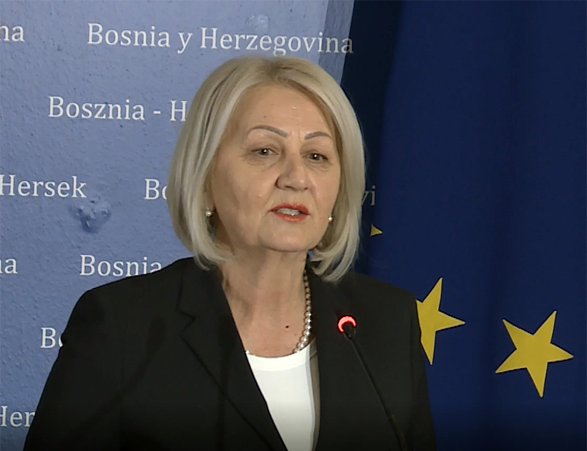 САРАЈЕВО, 20. МАРТА /СРНА/ - Предсједавајућа Савјета министара Борјана Кришто изјавила је да директори и замјеници директора које именује Савјет министара остају на дужностима све док их ова институција не разријеши.