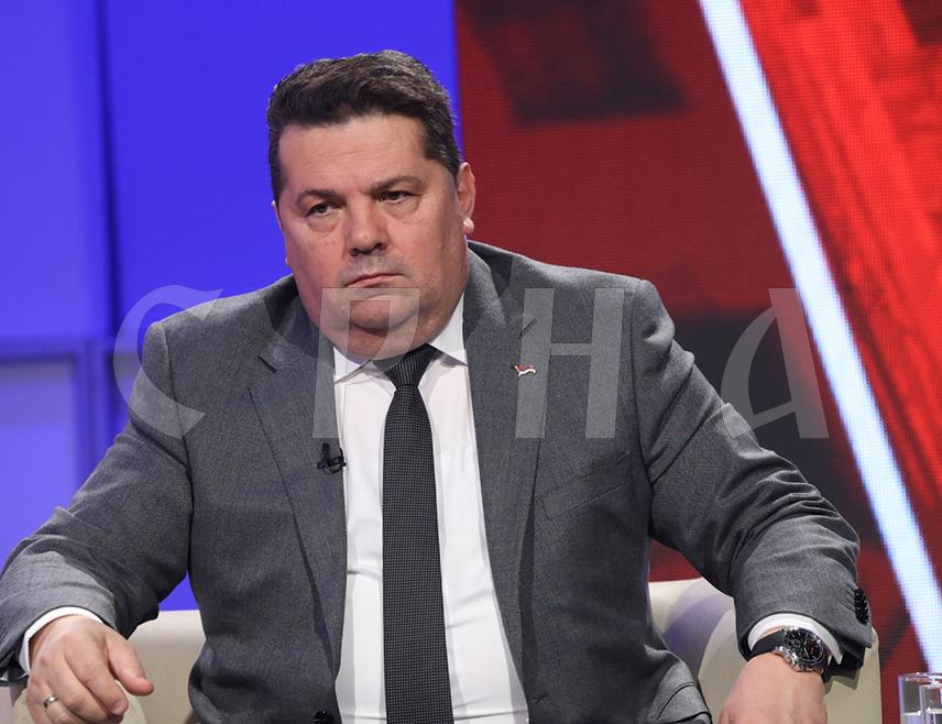 БАЊАЛУКА, 20. МАРТА /СРНА/ - Предсједник Народне скупштине Републике Српске Ненад Стевандић рекао је да БиХ потреса уставна и криза надлежности, те да је више него икада потребно поштовати законе Српске.