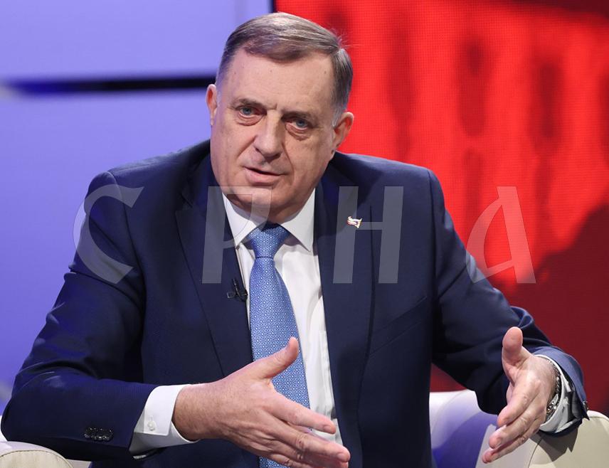 БАЊАЛУКА, 20. МАРТА /СРНА/ - Предсједник Републике Српске Милорад Додик изјавио је да је кључно да у нови устав Републике Српске буде уведено да све што се уради на нивоу БиХ неће моћи да се примјењује у Српској без одобрења Народне скупштине.