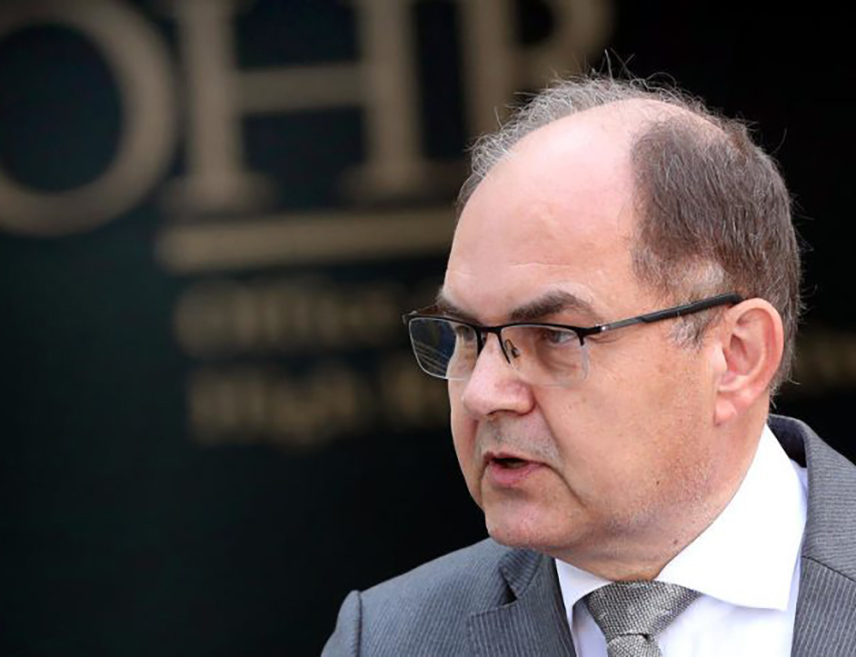 Шмитов боравак у БиХ је ограничен туристичким трајањем и једног дана ће отићи из ове земље "пун евра као брод". Институција предсједника Републике Српске, Влада Републике Српске и Народна скупштина Републике Српске су трајне уставне категорије, које вјечно остају са својим народом, док је Шмит пролазна и још једна грешка у историји ове земље