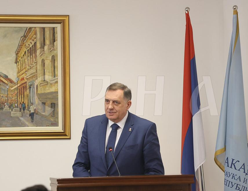 БАЊАЛУКА, 21. МАРТА /СРНА/ - Предсједник Републике Српске Милорад Додик истакао је да је БиХ немогућа земља и да је разградња Дејтонског мировног споразума дефинитивно њен крај.