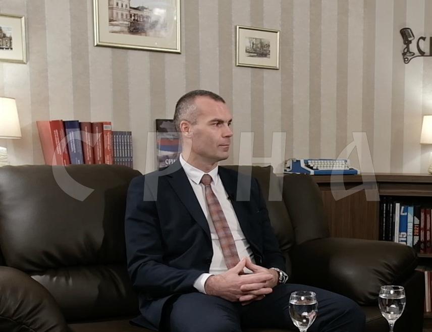 БАЊАЛУКА, 22. МАРТА /СРНА/ - Начелник Јединице за високотехнолошки криминалитет Управе криминалистичке полиције Министарства унутрашњих послова /МУП/ Републике Српске Оливије Зимоња оцијенио је за Срну да је систем "Пронађи ме" за обавјештавање јавност о нестанку дјетета добар механизам који је омогућио да се брже и ефикасније дјелује у случају проналажења дјеце.