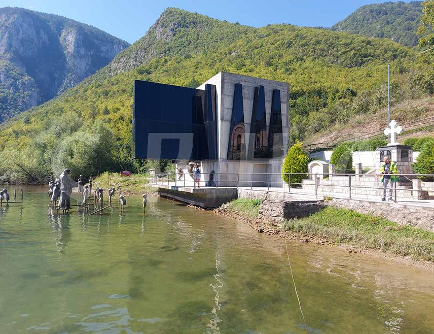 РОГАTИЦА, 22. МАРTА /СРНА/ - Tуристичка организација општине Рогатица организује данас поклоничко путовање у Стари Брод на Дрини гдје ће бити обиљежене 83 године од усташког покоља над више од 6.000 Срба из шире Сарајевско-романијске регије у Другом свјетском рату.