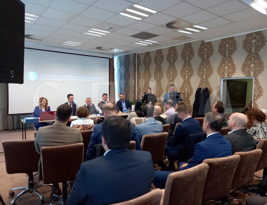 БАЊАЛУКА, 22. МАРТА /СРНА/ - Скупштина Адвокатске коморе Републике Српске изабрала је данас за новог предсједника Дарка Кременовића, који је на тој функцији наслиједио Далибора Мршу.