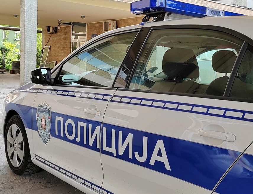 БЕОГРАД, 22. МАРТА /СРНА/ - Полиција у Нишу до сада је поступала према 11 особа поводом драстичног нарушавања јавног реда и мира окупљених грађана у том граду, саопштено је данас из МУП-а Србије.