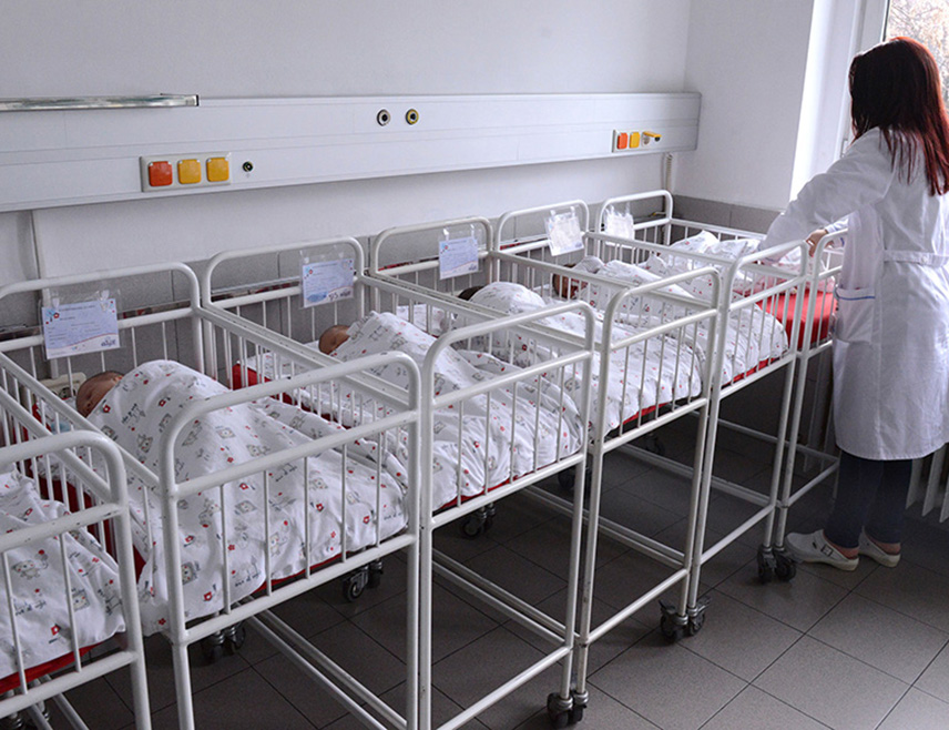 БИЈЕЉИНА, 25. МАРТА /СРНА/ - У Републици Српској у протекла 24 часа рођено је 14 беба, девет дјечака и пет дјевојчица, речено је Срни у породилиштима.