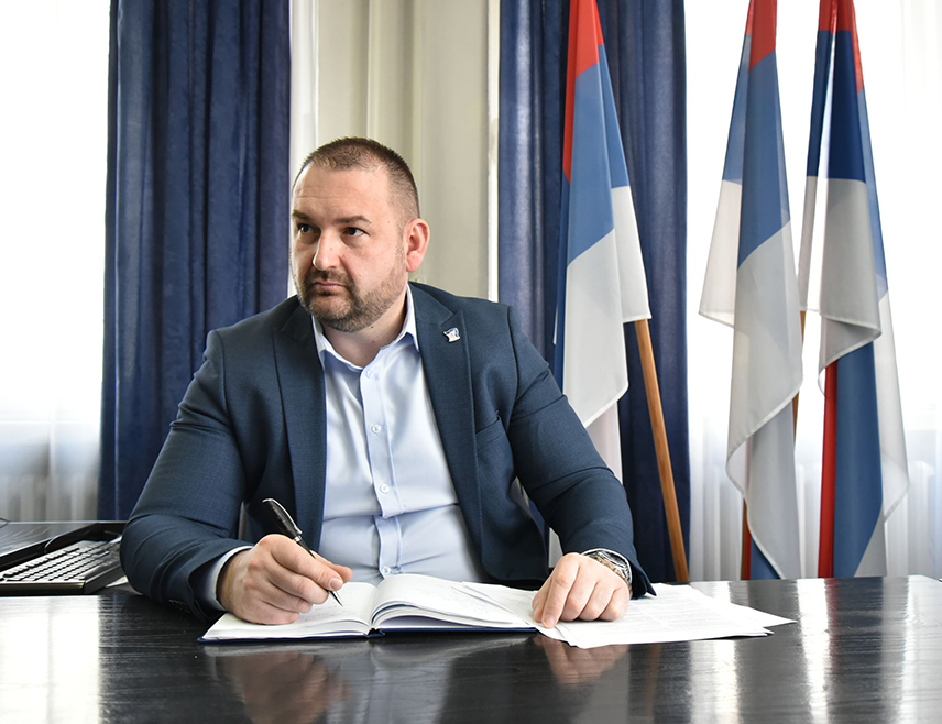 БАЊАЛУКА, 25. МАРТА /СРНА/ - Злочин у Сијековцу је злочин без казне, нико од међународних и домаћих правосудних институција тиме се није се бавио ни нашао за сходно да казни извршиоце, изјавио је Срни в.д. директора Републичког центра за истраживање рата, ратних злочина и тражење несталих лица Виктор Нуждић.