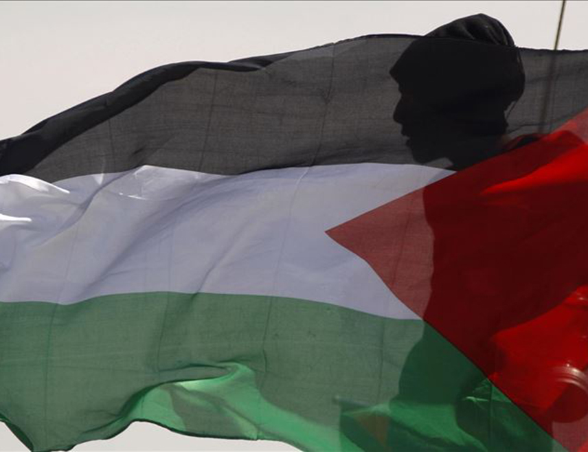 ГАЗА, 26. МАРТА /СРНА/ - Палестински покрет Фатах, који предводи предсједник Палестинске управе Махмуд Абас, позвао је радикалну групу Хамас да одустане од управљања Појасом Газе, саопштио је портпарол Фатаха Мунтер ел Хајек.