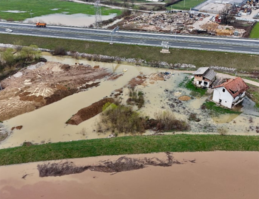 САРАЈЕВО, 28. МАРТА /СРНА/ - Опадају водостаји на подручју Кантона Сарајево, потврђено је у Оперативном центру Кантоналне управе цивилне заштите.