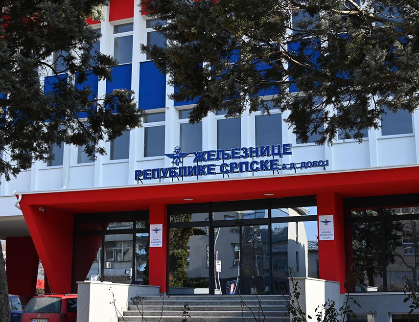 ДОБОЈ, 28. МАРТА /СРНА/ - Управа "Жељезница Републике Српске" исплатила је данас фебруарске плате радницима.
