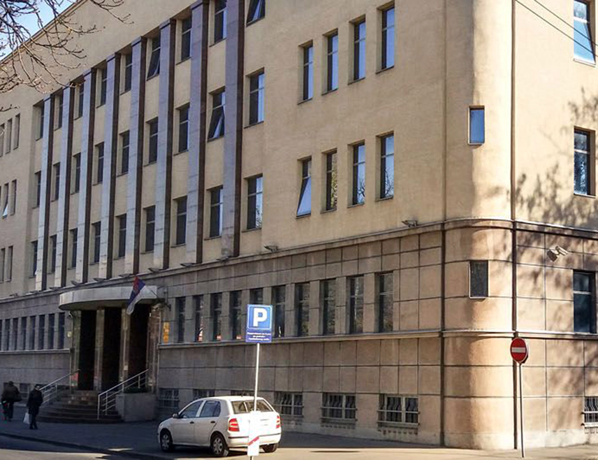 БЕОГРАД, 28. МАРTА /СРНА/ - Апелациони суд у Нишу укинуо је рјешење којим је потврђена оптужница против Дејана Драгијевића и Срђана Јанковића која их терети за убиство двогодишње Данке Илић и наложио Вишем суду у Зајечару поновно одлучивање.