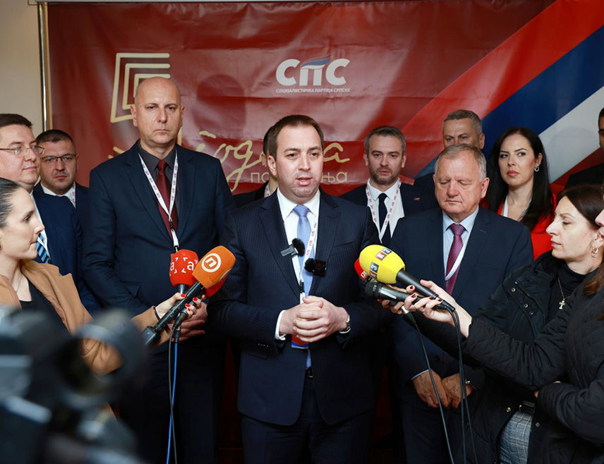 БАЊАЛУКА, 29. МАРТА /СРНА/ - Социјалистичка партија Српске /СПС/ поздравила је, како је навела, објективан и уравнотежен приступ који је Савјет безбједности УН заузео у вези са ситуацијом у БиХ  и поручила да је неопходно очување надлежности Српске које су дефинисане Дејтонским мировним споразумом.