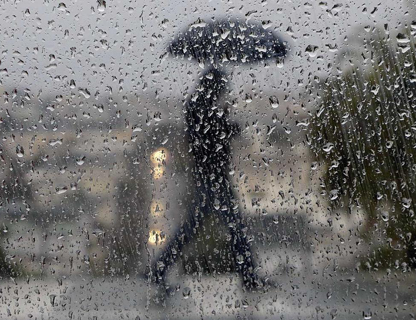 БАЊАЛУКА, 29. МАРТА /СРНА/ - У Републици Српској у понедјељак, 31. марта, биће облачно с пролазном кишом и пљуском, углавном на југу Крајине и на истоку, а биће и вјетровито, док ће понегдје у вишим предјелима киша повремено прелазити у сусњежицу или снијег.