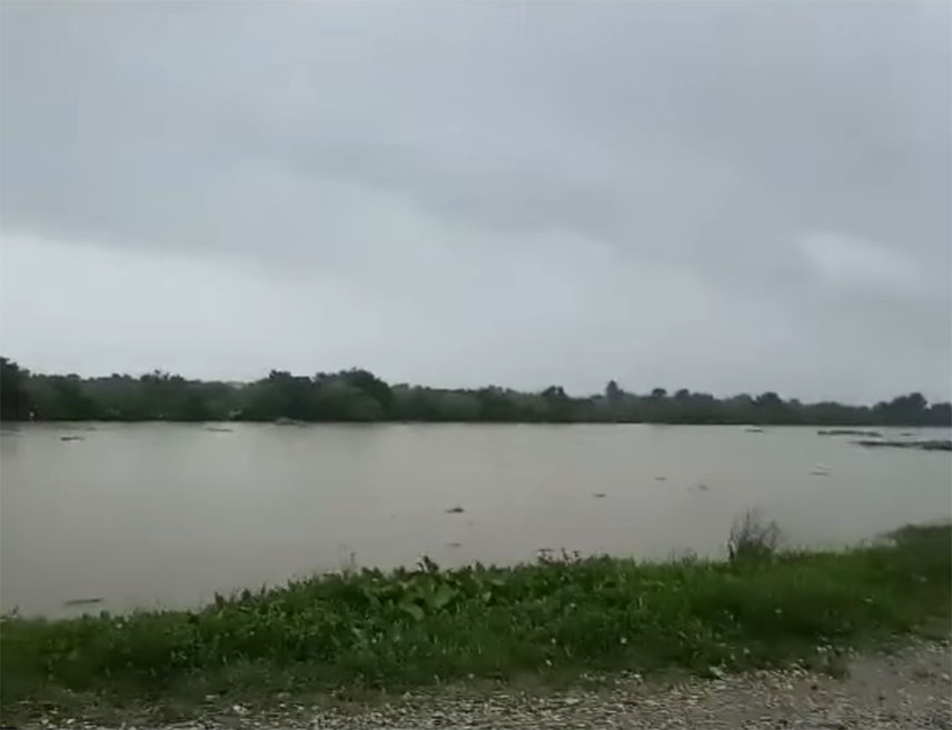 БИЈЕЉИНА, 30. МАРТА /СРНА/ - Водостај ријеке Саве од јутрос је порастао за шест центиметара, али је и даље на снази редовна одбрана од поплава, док је ниво Дрине мањи за три центиметра у односу на претходни извјештај, саопштено је из Градске управе.