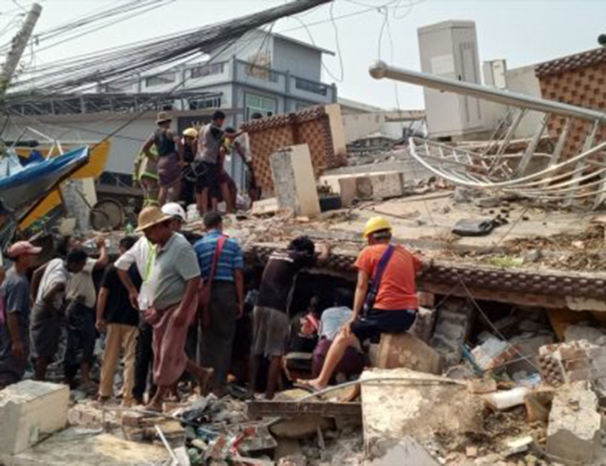 НАЈПИДАВ, 30. МАРТА /СРНА/ - Број погинулих у земљотресу у Мјанмару порастао је на приближно 1.700, а повријеђено је 3.400 људи, јавила је агенција Синхуа позивајући се на власти.