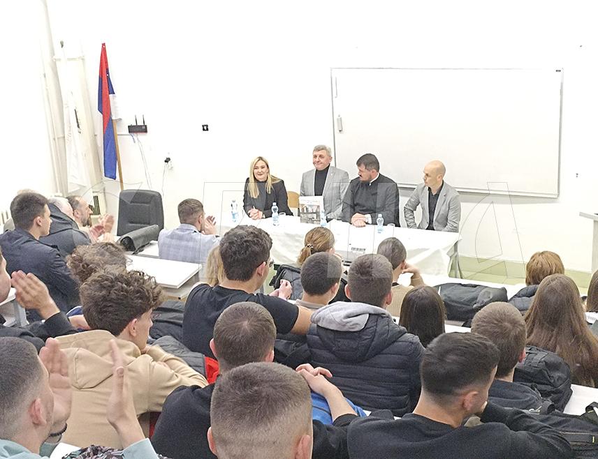 ИСТОЧНО САРАЈЕВО, 31. МАРТА /СРНА/ - Монографија "Култура Срба у Сарајеву 1468-1941" је завјештање генерацијама младих о свему што су Срби били у Сарајеву и о огромном културно-историјском насљеђу које су оставили у том граду, изјавила је данас у Источном Новом Сарајеву директор Архива БиХ Данијела Мрда.