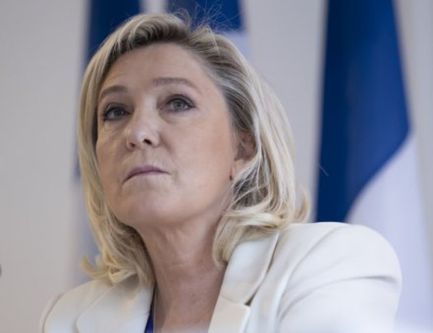 ПАРИЗ, 31. МАРТА /СРНА/ - Лидеру француског покрета Национално окупљање Марин ле Пен забрањено је обављање јавних функција у наредних пет година, саопштено је из суда.