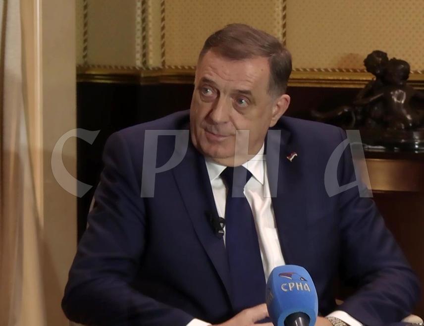 МОСКВА, 1. АПРИЛА /СРНА/ - Предсједник Републике Српске Милорад Додик најавио је да ће једна од тема састанка, који ће бити одржан у суботу, тема бити поплаве, њихова санација и како се у будућности одбранити.