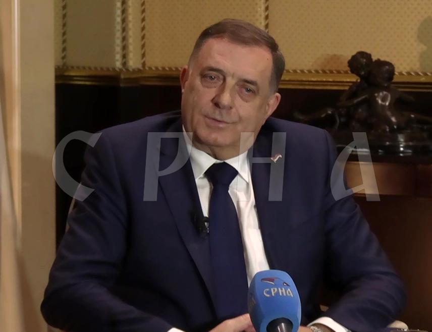 МОСКВА, 1. АПРИЛА /СРНА/ - Предсједник Републике Српске Милорад Додик изјавио је да идеју БиХ Алије Изетбеговића данас живе бошњачки политичари, али да је његова дужност као предсједника Републике да води рачуна да не дозволи да једног дана осванемо у унитарној БиХ.