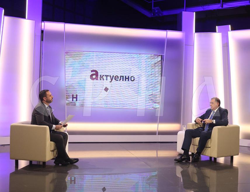 БАЊАЛУКА, 2. АПРИЛА /СРНА/ - Предсједник Републике Српске Милорад Додик рекао је да је Интерпол донио сасвим исправну одлуку да одбије да распише црвену потјерницу за њим и предсједником Народне скупштине Ненадом Стевандићем.