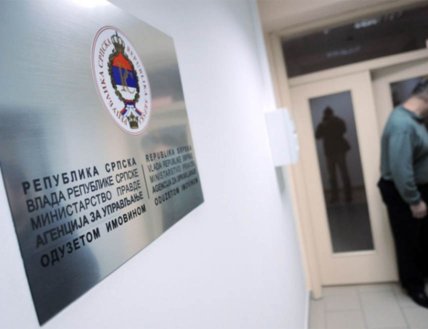 БАЊАЛУКА, 3. АПРИЛА /СРНА/ - Агенција за управљање одузетом имовином Републике Српске тренутно управља имовином вриједном 556.913 КМ, што је знатно мање у односу на исти период прошле године, када је одузета имовина вриједна 1.479.792 КМ, речено је Срни у овој агенцији.