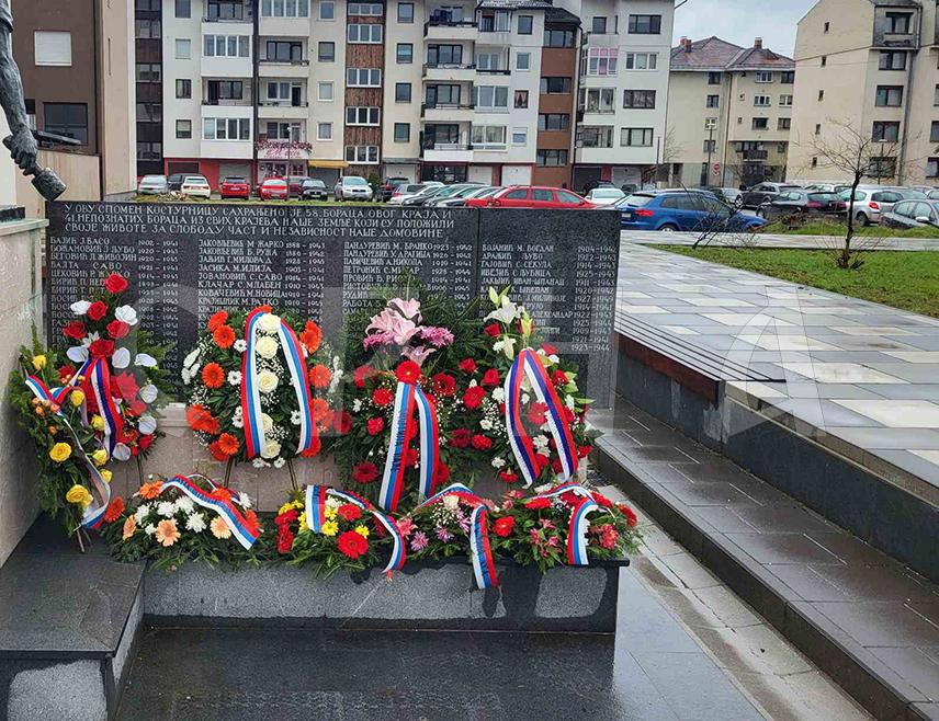 ПАЛЕ, 3. АПРИЛА /СРНА/ - На Палама је данас обиљежено 80 година од ослобођења ове општине од усташке власти, а том приликом је поручено да потомци страдалих треба да његују културу сјећања.