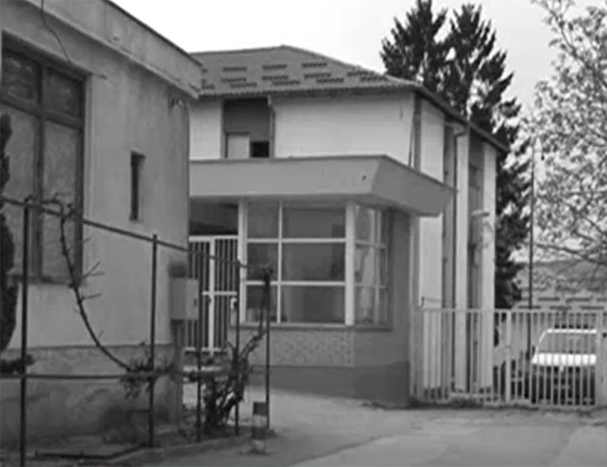 ИСТОЧНО САРАЈЕВО, 4. АПРИЛА /СРНА/ - На данашњи дан прије 33 године муслиманске паравојне формације "Зелене беретке" мучки су убиле српског полицајца Перу Петровића у Полицијској станици Ново Сарајево, а у полицијској школи на Врацама Милета Лиздека из Мокрог /32/ и Милорада Пупића /29/ из Зенице.