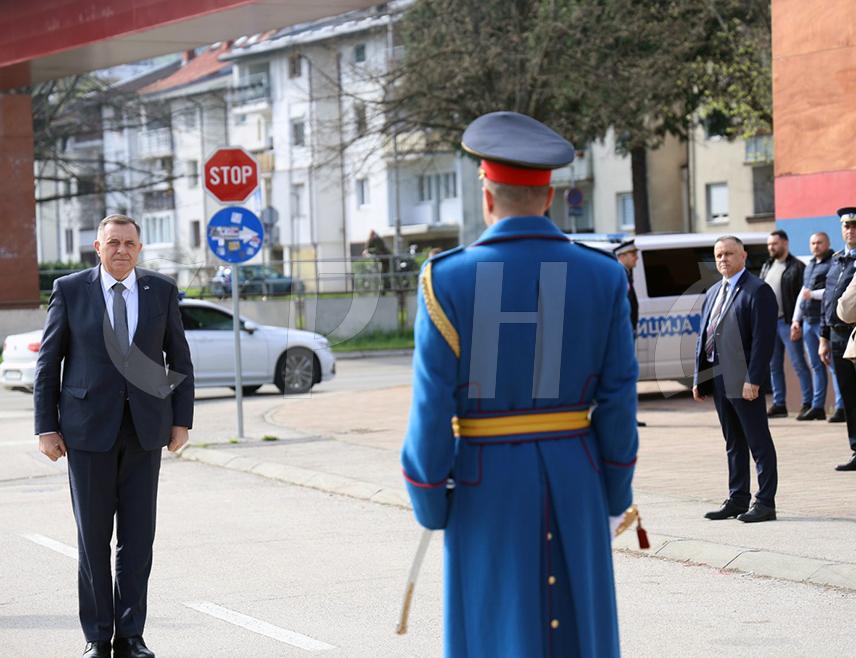 БАЊАЛУКА, 4. АПРИЛА /СРНА/ - У Бањалуци је данас почело обиљежавање 4. априла – Дана полиције Републике Српске у присуству највиших званичника Српске.