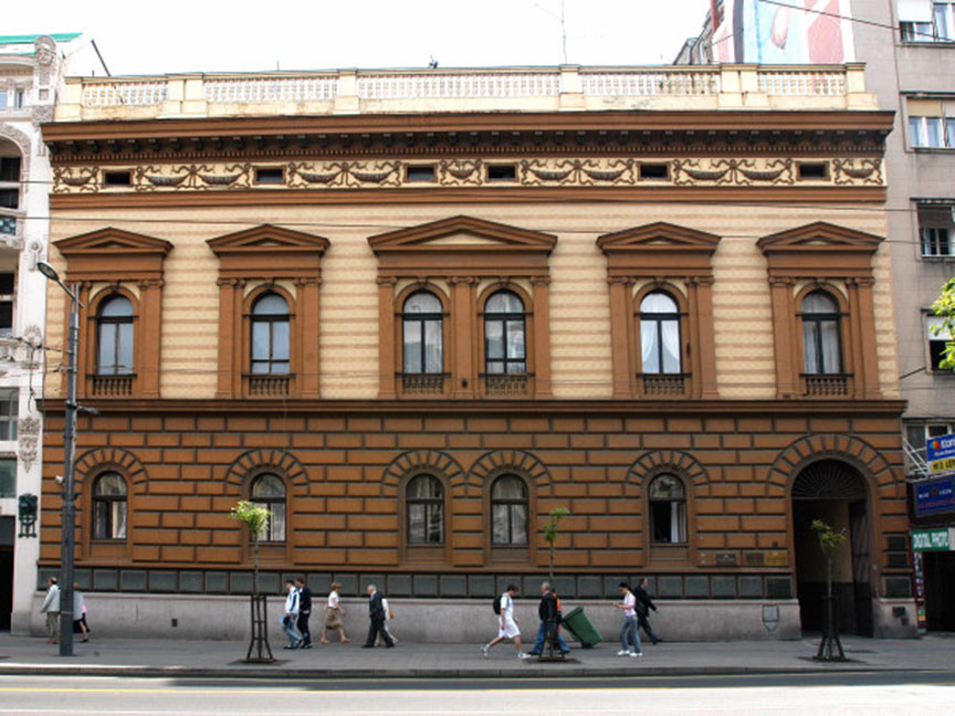 БЕОГРАД, 4. АПРИЛА /СРНА/ - Министарство правде Србије оцијенило је да је изјава министра одбране у Савјету министара Зукана Хелеза, поводом одбијања Интерпола да изда црвену потјерницу за званичницима Републике Српске, још једна у низу скандалозних оптужби против Србије и Српске, те да он као бивши припадник такозване Армије БиХ мора разумјети да је дошло вријеме да се држи Дејтонског споразума.