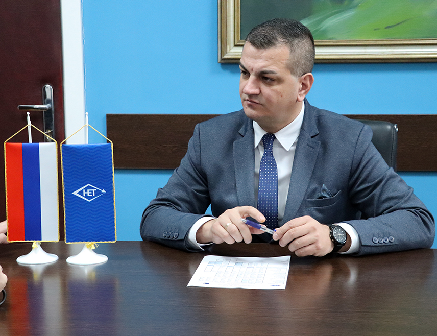 TРЕБИЊЕ, 5.АПРИЛА /СРНА/ - "Хидроелектране на Tребишњици" /ХЕТ/ произвеле су у првом кварталу ове године  250 гигаватчасова електричне енергије, што је  на нивоу плана, а посљедњи циклус падавина значајно је опоравио коту хидроакумулације Билећко језеро, изјавио је Срни извршни директор за управљање системом овог предузећа Милан Митровић.