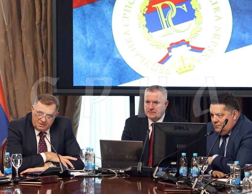 БАЊАЛУКА, 5. АПРИЛА /СРНА/ - Предсједник Републике Српске Милорад Додик рекао је да Српска већ данас може, имајући у виду да располаже значајним полицијским капацитетаима, подржати безбједносни споразум Србије и Мађарске и да затражи статусни пријем у оквиру тог споразума.